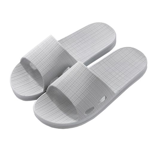 【製品仕様】表地: PVC。ソール素材または裏地: PVC。ヒールのタイプ: フラット。靴幅: D(メンズサイズ)、B(レディースサイズ) 【5カラー&amp;3サイズ展開】男性グリーンとグレー色とブルー色、女性オレンジとピンク色をご選択いただけます。女足サイズの24-26、男足サイズの26-28をご選びいただけます。ご注意:こちらの商品のサイズは少々0.5-1まで小さくなっております。普段のサイズよりワンサイズアップほうがもっと気持ちよく履けます。 【デザイン】30度ミクロ反りのデザイン構造で、靴底に合わせてラジアンで歩く時のストレスを軽減し、長く履いても疲れません。靴底にはPVCを採用され、靴底に深いしわの設計で滑りにくいです。音も出てにくいです。耐損耗性も優れています。何回洗濯しても抗菌機能が持続する安心スリッパ! スリッパ表面に滑り止め粒子を使用され、水濡れの際には足が滑る心配はありません。サンダルは匂いせず、柔軟快適で、軽量で履き心地が良いです。 【活躍シーン】トイレサンダルとしてソールは凹凸水切り設計、水がたまっていないから、防臭衛生です。