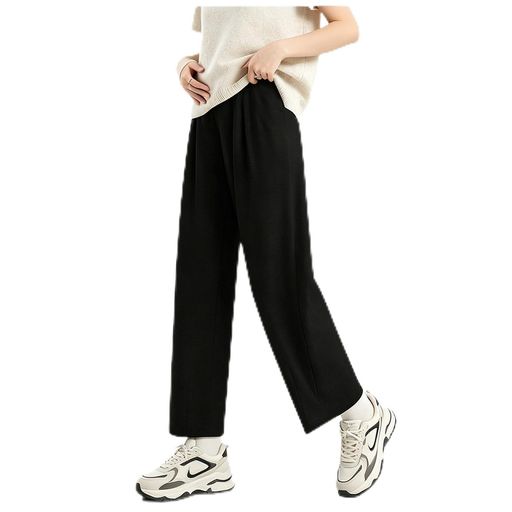 ゴム付きのウエストバンドは自由に調整可能で、妊娠初期から出産直前まで体型の変化に追従。圧迫感なくお腹を優しくサポートし、日常活動もスムーズに。 肌触りの柔らかく且つ通気性に優れた軽量素材で、冬の寒さをしっかり防ぎ、暖かさを保持。 腹部周りは伸縮性に優れた素材を採用。出産前から出産後まで、お腹の成長に追従して快適にフィット。圧迫感なく過ごせ、妊婦の日常着として最適です。 シンプルなカットで、トップスとの相性抜群。プリーツデザインがスタイリッシュさを演出しつつ、実用的なポケット付き。小物入れに便利で、機能性とファッション性を両立させました。 形が崩れにくく、何度洗ってもカットやカラーの品質を維持。長く愛用できる妊婦パンツとしておすすめです。
