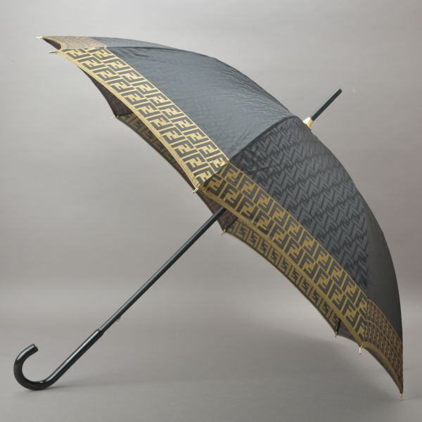 FENDI ズッカ柄 長傘 ブラウン　ムーンバット製　雨傘 FENDI - FENDI ズッカ柄 長傘 ブラウン ムーンバット製 雨傘の