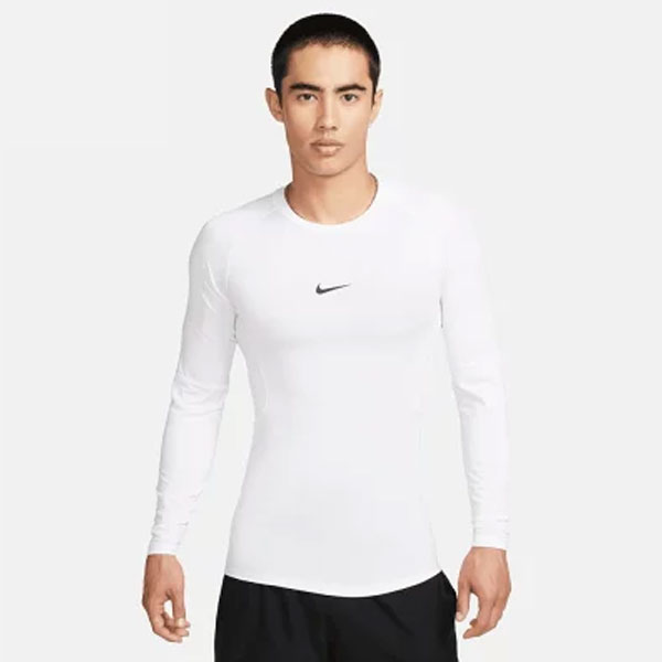 Nike Proコレクションは、定期的な運動を始めるか、ハイインテンシティなワークアウトを終えるかに関係なく、最高のパフォーマンスを引き出す自信を持つことを意味します。このスリムフィットの袖なしトップは、スポーツやアクティビティで求めるなめらかで伸縮性のある感触を持っています。さらに、デザイナーたちは丸い裾を作りました。これには2つの理由があります：追加のカバレッジまたはボトムスに詰め込むときに安定感が得られます。素材 : 本体:ポリエステル 90%,ポリウレタン 10%原産地 : インドネシアフィット : アジアンサイズWEB上でご購入いただけた場合でも、在庫は変動しているためご注文時に欠品する可能性がありますことご了承下さい。