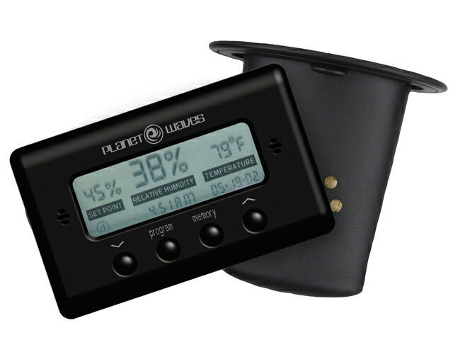 Planet Wavesの湿度温度計、アコースティックギター用ヒューミディファイアー(GH)がセットになっています。 湿度温度計は、簡単に湿度、温度(摂氏、華氏)を計測することができ、その場のコンディションを瞬時に知ることができます。 ヒューミディファイアーは弦の間に挟む形で設置し、楽器の乾燥を防いでくれます。 弊社、実店舗を構え展示販売も行っております。 万が一在庫切れの際は、メールにて納期を ご連絡させて頂きますので何卒ご容赦下さい。 納期を急がれる場合は、コチラまで メールにて在庫のお問い合わせを頂きますようお願い致します。