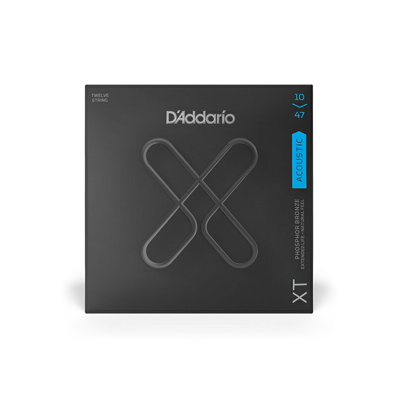 XT StringsEXL、EXP、そしてNYXLとギター弦を進化させてきたD’Addarioから、最新のコーティング弦『XT』が誕生しました。D’Addario社では、独自の最新コーティング・テクノロジーとこれまでに開発してきたNYSteelといった素材やFusionTwistsのような革新的要素を組み合わせ、実現が難しいと言われてきたノンコーティング弦のようなナチュラルなトーンとタッチフィーリングを併せ持ったロングライフの弦の開発に取り組んできました。XTシリーズは、独自のコーティング・テクノロジーによってハイカーボン・スチールを芯線とした巻弦とプレーン弦の全てにコーティングを施したことでかつてない長寿命化を実現し、強度、ピッチ安定性、耐腐食性においてこれまでのコーティング弦にはなかった高いパフォーマンスを誇る弦がついに完成しました。特徴・ナチュラルなトーン　ノンコーティング弦の倍音と同じくらい長く明瞭なトーンを奏でます。・抜群のピッチ安定性　従来の弦に比べ131％もチューニングの安定性が向上しました。・ピッキング時の強度向上　強度テストにより最大で42%も強度がアップし切れにくくなりました。XTシリーズの新たなコーティング・テクノロジーは、独自の新しいプロセスによってあらゆる種類の弦に対して極めて薄いマイクロ・ポリマーコーティングを施すことを可能としました。腐食テストでは、これまでのコーティング弦EXPシリーズと比較しても、より高い耐腐食性能を得ることに成功し、より長寿命・高耐腐食となったにも関わらずまるでノンコーティング弦のようなナチュラルなサウンドと感触の弦に仕上がっています。また、プレーン弦も含む全ての弦にこのマイクロ・ポリマーコーティングが施されています。EXPシリーズでは、ワイヤー素材のコーティング処理を外部の技術会社に委託をしていましたが、XTシリーズでは同じ社屋内に独自の新しいコーティング設備を設けました。これによって全ての製造プロセスを自社施設内で完結させられるようになり、従来のような余計な移動や梱包などを要せずにできたてのワイヤー素材が最高の状態のままコーティングされる工程を実現しました。