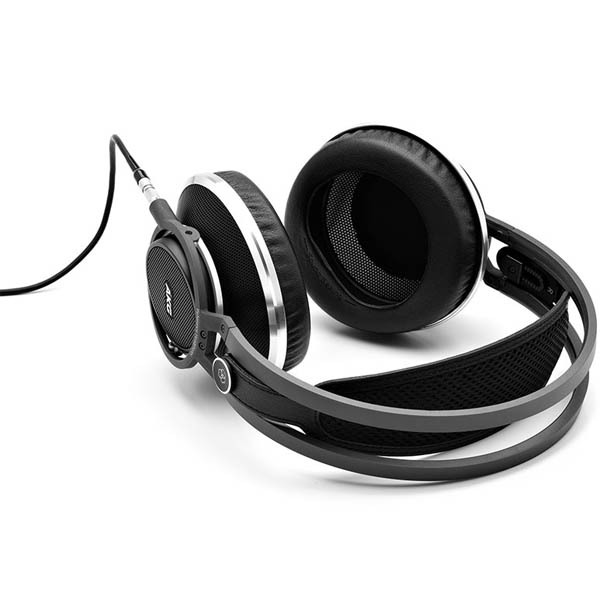 楽器de元気のAKG K812-Y3 オープンエアー型ヘッドフォン｜アングル3