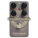 Ripped Speaker Fuzzはファズのルーツをともいうべきサウンドをコンセプトにしたモダンファズであり、初期のギターやベースの歪んだサウンドを作り出した方法のうちの1つに敬意を表しています。FUZZコントロールを低い値に設定した場合、スピーカーのコーン紙をカミソリの刃で破いたり、動作が不安定なチューブやレコーディングコンソールの不具合のあるチャンネルなどから生み出される往年のローファイなディストーションサウンドをエミュレートします。FUZZコントロールの設定をさらに上げるとモダンで焼き付くようなしっかりとサチュレートされたファズトーンへ変化します。Ripped Speaker FuzzのRIPノブは、信号波形のトップとボトムのクリッピングの量を設定するバイアスコントロールです。このコントロールはペダルに多様性を加え、ファズのキャラクターを変化させることができます。12時の方向が最もナチュラルな設定となり、適切なバイアスがかかり、ファットで素晴らしいローエンドとバイト感のあるトップエンドが特徴的な不快感のないファズです。ノブを時計周りに回すと、プチプチとした信号が過大入力したようなハードゲーティング・エフェクトを生み出し、電池が切れかけたようなエフェクトを作り出すのに最適です。ノブを反時計回りに回すと信号が素早くフェードアウトするスムースなゲーティング・エフェクトを備えた異なるスタイルのファズを生み出します。TONEコントロールはアクティブのティルト・シフトタイプのEQのため、ノブが12時の方向を向いているときがフラットです。ノブを反時計回りに回すと低域が顕著になって高域が減少し、フリーケンシーレスポンスがダークになります。時計回りに回すと高域が増加して低域が減少した明るいトーンになります。Ripped Speaker Fuzzはトゥルー・バイパス仕様となっており、9Vバッテリーが付属しています。Electro-harmonix JP9.6-200も使用可能です。【特徴】・オールドスクールからモダンまでさまざまなファズサウンドを作成。・BIASコントロール搭載。・アクティブトーンコントロール搭載。・トゥルーバイパス仕様。・ペダルボードに組み込みやすいコンパクトなボディサイズ。・DC9Vバッテリー(006P)付属・サイズ：70 mm (w) x 113 mm (d) x 50 mm (h)