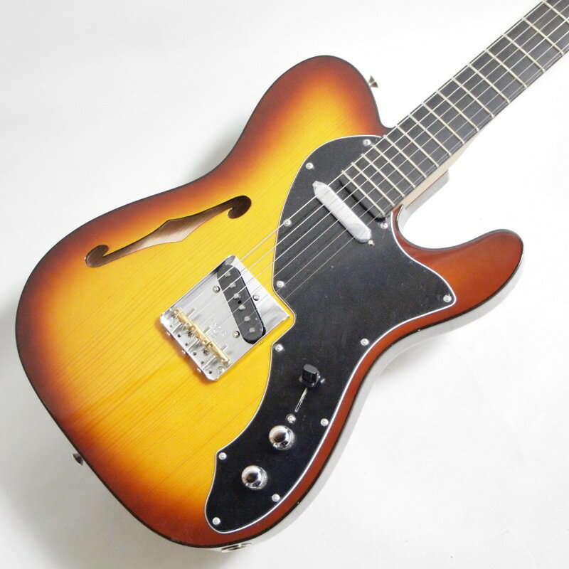 音楽的なインスピレーションと、魅力的なデザインを備えたSuona Telecaster&#174; Thinlineは、伝説的なギター職人の卓越したクラフトマンシップを反映した、洗練されたエレガンスを纏っています。伝統的なフェンダーデザインを取り入れ、温かいトーンと比類のない美しさは、細部にまで注がれたこだわりと芸術性を証しするものです。セミホロウアッシュボディに、イタリアンアルパインスプルーストップを組み合わせたこの楽器は、クリアで生き生きとした響きに加え、Thinlineならではのアコースティックな温かみを誇ります。Modern "C"シェイプのローストフレームメイプルネックと7.25〜9.5インチコンパウンドラジアス仕様のエボニー指板は、贅沢な弾き心地と卓越した演奏性を提供し、3つのコンペンセーテッドブラスバレルサドル付きヴィンテージスタイルTele&#174;ブリッジは正確なイントネーションとクラシックなテレキャスタートーンを奏でます。カスタムデザインのSuona Tele&#174;とCustom Shop Twisted Tele&#174;ピックアップのコンビネーションが、生き生きとした豊かなトーンを生み出し、プレミアムなニトロセルロースラッカーバイオリンバーストフィニッシュとマッチングヘッドストックが、時代を超えた美しい楽器に仕立て上げています。FEATURES・イタリアンアルパインスプルーストップのセミホロウアッシュボディ・ニトロセルロースラッカーバイオリンバーストフィニッシュとマッチングヘッドストック・Custom Shop Twisted Tele&#174;ピックアップとカスタムデザインのSuona Tele&#174;ピックアップ・ローストフレームメイプルネック・7.25〜9.5インチコンパウンドラジアス仕様のエボニー指板・3つのコンペンセーテッドブラスバレルサドル付きヴィンテージスタイルTele&#174;ブリッジModel Number: 0170281830Body Material: Semi-Hollow Ash with Italian Alpine Spruce TopBody Finish: Gloss Nitrocellulose LacquerNeck: Roasted Flame Maple, Modern “C”Neck Finish: Satin Nitrocellulose Lacquer with Matched HeadcapFingerboard: Ebony, 7.25” to 9.5” Vintage Compound Radius (184 mm to 241 mm)Frets: 22, Narrow TallPosition Inlays: None (Ebony)Nut (Material/Width): Bone, 1.685” (42.8 mm)Tuning Machines: Pure Vintage Single Line “Fender Deluxe”Scale Length: 25.5” (64.77 cm)Bridge: 3-Saddle Vintage-Style Strings-Through-Body Tele&#174; with Compensated Brass BarrelSaddlesPickguard: 3-Ply Black/White/BlackPickups: Custom-Designed Suona Single-Coil Tele&#174; (Bridge), (Middle), Custom Shop Twisted Tele&#174;Single-Coil (Neck)Pickup Switching: 3-Position Blade: Position 1. Bridge Pickup, Position 2. Bridge and Neck Pickups, Position3. Neck PickupControls: Master Volume, Master ToneControl Knobs: Knurled DomeHardware Finish: Nickel/ChromeStrings: Fender&#174; USA 250L Nickel Plated Steel (.009-.042 Gauges), PN 0730250403Case/Gig Bag: Deluxe Blonde Hardshell