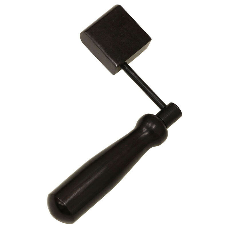 エボニーならではのナチュラルな手触りと、しっかりとした巻き上げ感を得られる木製ワインダー。Ariaロゴ入り。