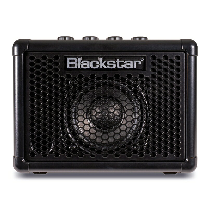 メタル、ハードロック、パンクプレイヤー向けに設計されたFly High Gainは、象徴的なBlackstar Flyプラットフォームを よりハイゲインな領域へと拡張したモデルです。従来の2チャンネル構成に加え、新たにパワフルな第3チャンネル「 Nitro」を搭載し、タイトでコントロールされたサウンドを実現するノイズゲート内蔵のアグレッシブなハイゲイントーン を提供します。従来のCleanおよびOverdriveチャンネルでは、Flyシリーズならではの定評ある トーンを引き続き提供し、特許取得済みのISFコントロールにより、引き締まった アメリカン系のレスポンスから中域が強 調されたブリティッシュサウンドまで幅 広く音作りが可能です。 従来の2チャンネル構成に加え、新たにパワフルな第3チャンネル 「Nitro」 を搭載し、タイトでコントロールされたサウンドを実現するノイズゲート内蔵のアグレッシブなハイゲイントーンを提供しま す。また、アナログライクなディレイを内蔵し、ソロプレイに奥行きを加えます。専用設計の3インチスピーカーと密閉型キャビネットにより、このコンパクトなサイズからは想像できない豊かな サウンドを実現しています。 世界中で100万台以上の販売実績を誇るFlyシリーズは、真にポータブルなアンプでありながら優れたギタートーンを提供できることを証明してきました。Fly High Gainは電池駆動によりどこで も演奏可能で、サイレント練習やレコーディングに適したエミュレーテッド・ヘッドフォン出力を搭載しています。また、別売のBlackstar FLY 103エクステンションキャビネットと組み合わせることで、より広がりのあるステレオミニリグ（6W）として使用することも可能です。仕様・出力：3W・チャンネル：Clean、Overdrive、Nitro・スピーカー：3インチ専用設計スピーカー×1 ・コントロール：Gain、Volume、ISF、Delay Level、Delay Time ・内蔵エフェクト：アナログライク・ディレイ ・ノイズゲート：Nitroチャンネルに内蔵 ・入力：ギター入力、AUX入力（3.5mm） ・出力：エミュレーテッド・ヘッドフォン／ラインアウト（3.5mm）・外部スピーカー：Blackstar FLY 103エクステンションキャビネット対応（6Wステレオ構成）・電源：電池駆動または別売DCアダプター ・電池：単3電池×6本（別売）・重量：0.87kg・外形寸法：170 × 128 × 102 mm