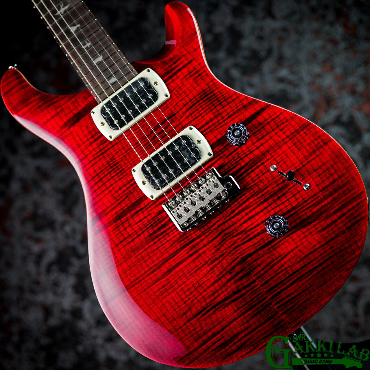 商品説明 商品名 Paul Reed Smith(PRS) 2025 SE Custom 24 Ruby (Japan Special) メーカー Paul Reed Smith(PRS) モデル名 SE Custom 24 商品説明 MR.GAKKI LABは北海道最大級の、PRS Guitars公認正規ディーラー店です。 正規のPRSギターの国内入荷本数が限られている中、当店ではPRS Guitars Japanと連携をとりながら お客様に心から良いと思える個体をご提供出来るようサービスの向上に努めております。 PRS Guitars公認のエキスパートが、あなたのギターライフを全力でサポートいたします。 ご相談やご要望等ございましたら何なりとお申し付け下さいませ。 日々進化を続けるPRS Guitarをぜひ体感してください。 今回入荷の1本は、日本市場限定のルビーカラー。 鮮やかで深みのあるルビーカラーが特長の1本。 特別カラーに加えて、ペグボタンが樹脂製に変更され、 エスカッションも変更された新仕様のSE Custom24。 ランプシェードノブも採用により本家USA製に近づいたルックスのSEシリーズです。 PRSとしてのサウンドクオリティを継承しつつも、 手頃な価格帯でのギターを実現したSEシリーズは、 2001年の登場以来、同価格帯のマーケットシェアに於ける確固たる地位を築き上げ、 PRSの主力ラインナップのひとつまでに成長を遂げたシリーズです。 数多くのミュージシャンから愛用されているSE Custom 24は、 マホガニー・バック、メイプル・トップのボディ、 Wide Thinカーブのメイプル・ネック、ローズウッド指板、 バード・インレイを合わせ、PRSデザインのトレモロ・ブリッジを装備。 ボリューム、プッシュ/プル・タイプのトーン・コントロール、 3ウェイ・ブレード・ピックアップ・セレクターを備えた85/15 “S”を搭載し、 低音から高音まで明瞭で美しいサウンドが得られます。 SE Custom 24は、クラシカルな中にモダンさを兼ね備え、 高い耐久性、多彩なトーンを兼ね備えた1本です。 付属品 純正ギグバッグ、製品保証書 コンディション 〇新品・未使用品〇 SPECIFICATIONS [BODY] Body Construction : Solidbody Veneer : Flame Maple Top Wood : Maple Back Wood : Mahogany Top Carve : Shallow Violin [NECK] Number of Frets : 24 Scale Length : 25" Neck Wood : Maple Neck Construction : Multi-Ply Truss Rod : PRS Double-Acting Neck Shape : Wide Thin Neck Depth At The Nut : 13/16" Width Of Fretboard At The Nut : 1 11/16" Width Of Fretboard At The Body : 2 1/4" Fretboard Wood : Rosewood Fretboard Radius : 10" Fretboard Inlay : Birds Headstock Logo : Signature "SE" [ELECTRONICS] Treble Pickup : 85/15 “S” Bass Pickup : 85/15 “S” Controls : Volume and Push/Pull Tone Control with 3-Way Blade Pickup Switch 注意事項 ◆こちらの商品は店頭等でも販売しております。 販売後の商品情報の更新、削除は迅速を心掛けておりますが、 リアルタイムでの更新が難しい場合もございます。 万一ご注文後に売り切れの場合は誠に申し訳ございませんがご容赦ください。 ※当サイトの内容、テキスト、画像等の無断転載・無断使用を固く禁じます。