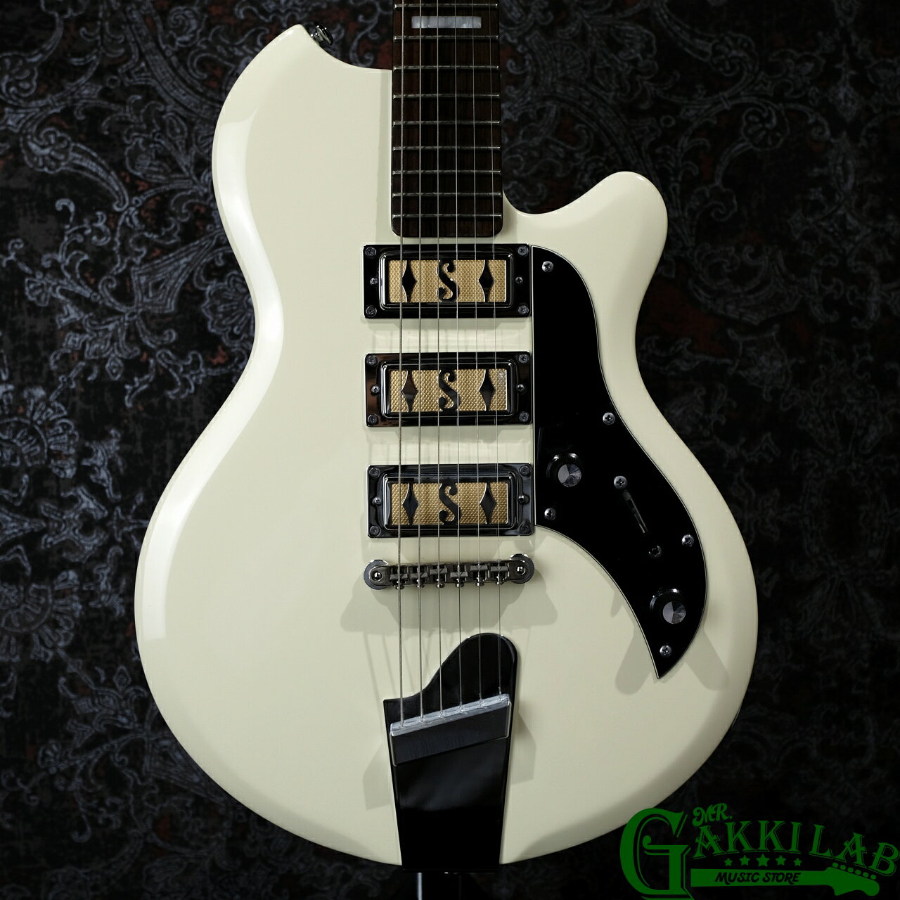 乐天商城 - SUPRO Hampton Antique White スプロ ギター ビザール 変形 ギター【3.56kg】【現物画像】【専門の職人が検品を行い、最適なセッティングでお届けします】
