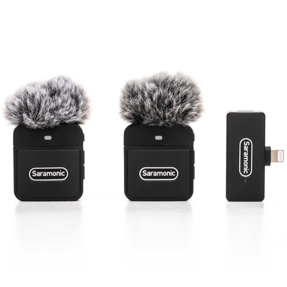 《 BLINK100 B4 ◆ ワイヤレスマイクシステム 2.4G 超小型 》 ◆ Saramonic ( サラモニック ) BLINK100 B4 ◆&nbsp;送信機&times;2台、ライトニング端子付き受信機&times;1台、ウインドスクリーン付属［ 商品説明 ］ Saramonic Blink100 ワイヤレス マイク システムは、スマートフォン、タブレット、デジタル一眼レフ カメラ、カムコーダー等に対応した、超小型、ポータブルタイプの2.4GHz ワイヤレス マイク システムです。 Blink100 システムは、自動ペアリングと選択可能なノイズキャンセリング機能を備えており、ライブ ストリーミング、動画ブログ、モバイル ジャーナリズムなどに最適な放送品質のサウンドを供給します。 デジタル 2.4GHz 伝送により、Blink100 システムは 直線距離約50mの範囲で利用でき、コンテンツ クリエーターに比類のないオーディオ体験を実現します。 &nbsp;[ノイズキャンセリング機能] 「+」と「-」ボタンを同時に押すと、ノイズキャンセリング機能のオン/オフを切り替えることができます。 ノイズ キャンセリングモードに切り替えると、Blink100 システムインジケーターが緑色に点灯します。 この機能は周囲のノイズを除去し、クリアなサウンドを供給します。 &nbsp;[使用方法] 送信機の電源を入れ、Blink100 RXDi 受信機をモバイル デバイスに接続すると、送信機と受信機が自動的にペアリングされます。 他の面倒な操作は必要ありません。プラグ ＆プレイするだけです。 Blink100 RXDi 受信機は、iPhone、iPad などの iOS デバイスに直接接続しモバイルデバイスから給電します。電話機は、使用中に受信機の USB-C 充電ポートを介して充電できます。 総重量が 16.5g 未満の Blink100 送信機は、超小型で軽量です。送信機を襟に挟むだけで簡単に隠せます。 Blink100 レシーバーとトランスミッターの内蔵充電式バッテリーでの動作時間の目安は最大約10 時間、長時間のライブ ストリーミングやオンライン会議などに対応できます。 &nbsp;[主な特徴] ・高度な 2.4GHz ワイヤレス伝送 ・最大 約50 mの伝送距離 ・インテリジェントノイズキャンセリングシステム搭載 ・自動ペアリング 、プラグ＆プレイ ・軽量・超コンパクト設計 ・送信機は最大 約10 時間の動作 &amp; USB-C 充電ポート (DC 5V) ・360&deg;集音用無指向性内蔵マイク ・受信機のUSB-C端子経由でライブ放送と電話の充電を同時にサポート &nbsp;[同梱品] ・送信機　&times;2台 ・受信機　&times;1台 ・充電ケーブル(USB-C)　&times;2本 ・フォームウインドスクリーン　&times;2個 ・ユーザーマニュアル ・収納バッグ &nbsp; 送信機の仕様(Blink100-TX) &nbsp; 無指向性マイク内蔵 使用周波数 2.4GHz 変調方式 周波数ホッピングスペクトラム拡散 動作範囲 最大約50m(良好な状態） RF出力電力 6dBm 周波数特性 20Hz-16kHz S/N比 76dB 感度 -39+2dB 充電池容量 内蔵リチウムイオンバッテリー(90mAh) 充電端子 USB-C 内蔵バッテリー寿命 約10時間 重量 約16.5g 寸法 39&times;35&times;14 mm 受信機の仕様(Blink100-RXDi) &nbsp; デュアルチャンネル対応受信機 使用周波数 2.4GHz 電源 モバイルデバイスからライトニング端子を経由して給電 オーディオ出力コネクタ ライトニング端子 重量 約10g 寸法 46&times;20&times;12 mm EAN 6974700650985 &nbsp;　