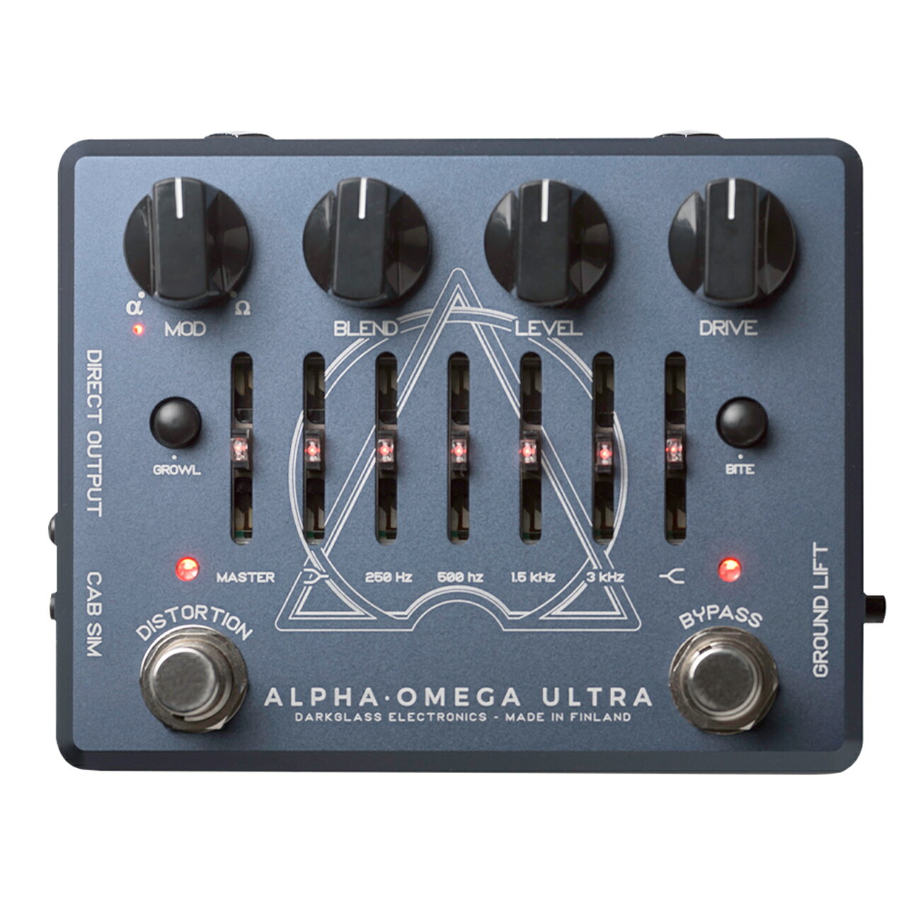 多様な機能を備えたヴァーサタイルなベース用プリアンプ・ペダル Darkglass Electronics&nbsp;Alpha Omega UltraV2 with AuxIn &nbsp; Alpha&middot;Omega Ultraは、多様な機能を備えたヴァーサタイルなベース用プリアンプ・ペダルで、 自宅、ステージ、スタジオのいずれの環境にも最適です。 - ハイ/ローシェルフタイプの6バンド・グラフィック・イコライザー - Cabsimの切替が可能なXLR Output - IR Cabsimが反映されたHeadphone Output - ディストーション・セクション専用のを独立したフットスイッチ - ユニット全体のレベルをコントロールするMaster Volume - 高域と低域のサチュレーションをコントロールするBiteとGrowlトグルスイッチ - バッキング・トラックで練習できるAux Inジャック Advanced EQ and Overdrive Alpha-Omega Ultraは、Darkglassが設計した中で最も汎用性の高いベース・プリアンプです。 2つの異なるディストーション回路(AlphaとOmega)をパラレル接続し、レスポンスの良い ディストーション・トーンを実現しています。極めて広いダイナミック・レンジと6バンドのアクティブ・グラフィックEQにより、 フレキシブルでオープンなトーンを可能にしています。専用のHeadphone Outputと、 デジタル・インパルス・レスポンス・キャビネット・エミュレーションを切替可能なバランスDirect Outputにより、 現代のベース・プレイヤーにとって極めて完成度の高いツールとなっています。 Front Features Mod 2つの異なるディストーション回路を選択またはミックスします： Alphaはパンチの効いたタイトで明瞭なサウンドで、 Omegaは荒々しく生々しいサウンドです。Darkglass Suiteでは、Modのフットスイッチ・コントロールをAlphaとOmegaの切替に割り当てることができます。 Blend クリーンシグナルとエフェクトシグナルのミックスバランスをコントロールします。 オーバードライブシグナルのボリュームをコントロールするLevelノブの設定に関わらず、 クリーンシグナルはユニティ・ゲインとなっており、ミックスするバランスの微調整をBlend ノブで行います。 Level オーバードライブシグナルの音量を設定します。 Drive オーバードライブシグナルのサチュレーション量を設定します。 Growl よりファットなトーンとローエンドのサチュレーションを高めるシェルビング・ベース・ブーストです。 Bite ハイミッド(2.8kHz)をブーストし、プレゼンスと明瞭度を高めます。 Master ユニット全体のボリュームを調整します。クリーン・モードの出力の微調整を行うのに理想的です。 D.I アウトのレベルコントロールとして使用することもできます。 Bass 80Hz 以下の周波数を&plusmn;12dB の範囲でブースト/ カットを行います。 Mid bands 250Hz, 500Hz, 1.5kHz, 3kHz を中心周波数としたそれぞれの帯域を&plusmn;12dB までブースト/ カットします。 Treble 5kHz 以上の周波数を&plusmn;12dB の範囲でブースト/ カットを行います。 Dimensions Width: 125 mm / 5&Prime; Length: 96 mm/ 3&frac34;&Prime; Height: 57 mm / 2&frac14;&Prime; Weight: 430 g / 0.95 lb Warning ペダルがバイパスの場合、マスターボリュームはヘッドフォンボリュームに影響しません。 この場合、トータルボリュームはDarkglass Suiteで調整可能です。 センシティブなヘッドフォンでは、調整しないとバイパス・ボリュームが非常に大きくなることがあります。 Alpha&middot;Omega Ultra V2 with Aux Inの消費電流は130mA です。レギュレートされた DC9V センターマイナス極性のアダプターをご使用ください。環境への配慮を理由に9V バッテリー(006P) 駆動には対応していません。 レギュレートされてないパワーサプライの使用もしくは9VDC 以上の電圧を供給した場合、 ノイズの発生やユニットが破損する恐れがあり、保証対象外となりますのでご注意ください。 &nbsp; 他のサイトでも販売していますので、買いものカゴに入れても売り切れの場合がございます。ご了承の上ご注文下さい。