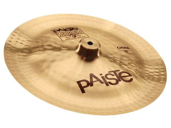 パイステと言えば2002シリーズ ■メーカー：PAISTE（パイステ） ■シリーズ：2002 ■タイプ　：チャイナ ■サイズ　：16インチ■特徴　　：ユニークなベルの形状が特徴。パワフルなサウンド。 ＜シリーズ説明＞ 暖かみがあり、透き通るようなクリアな音色、あらゆるスティックワークに敏速に反応する鋭いレスポンス。2002はパイステシンバルの歴史を築き、そのサウンドは最新モデルにも継承されています。柔らかく落ち着いた美しい響きの中にハイピッチでエネルギッシュなバイブレーションが際立つ2002シリーズはライブ派ドラマーの良き片腕です。 &nbsp; ※メーカー欠品中の場合は納期にお時間をいただきます。詳しい納期につきましてはお問い合わせくださいませ。
