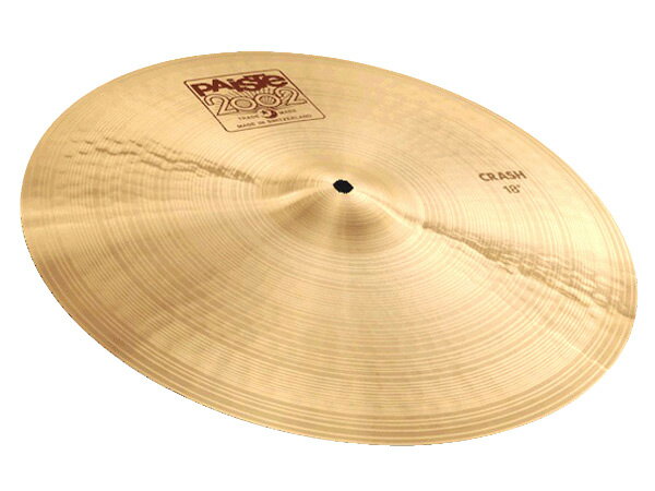 パイステと言えば2002シリーズ ■メーカー：PAISTE（パイステ） ■シリーズ：2002 ■タイプ　：クラッシュ ■サイズ　：14インチ■特徴　　：シャープでダイナミックなサウンドと美しいヌケ ＜シリーズ説明＞ 暖かみがあり、透き通るようなクリアな音色、あらゆるスティックワークに敏速に反応する鋭いレスポンス。2002はパイステシンバルの歴史を築き、そのサウンドは最新モデルにも継承されています。柔らかく落ち着いた美しい響きの中にハイピッチでエネルギッシュなバイブレーションが際立つ2002シリーズはライブ派ドラマーの良き片腕です。 &nbsp; ※メーカー欠品中の場合は納期にお時間をいただきます。詳しい納期につきましてはお問い合わせくださいませ。