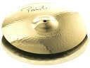 透明感とダイナミックス、まさにパイステの真骨頂 ■メーカー：PAISTE（パイステ） ■シリーズ：シグネチャーダーザ・パイステ ■タイプ　：リフレクターヘヴィフルハイハット ■サイズ　：14インチ（ペア） ■特徴　　：パワーと反応の良さが際立ちます ＜シリーズ説明＞ パイステシンバルの特徴とも言える「クリスタル・サウンド」の最高峰を目指し、1987年に開発された「PAT.#4, 809, 581」を最初に使用し、1989年にリリースされたのが、「ザ・パイステ」＝シグネチャー・モデルです。シャープで明快なアタック音、透明感にあふれたヴィヴィッドな響きと幅広いダイナミックレンジ は、シンバル・サウンドをさらに拡大します。心を映し出すソウルフルなサウンドからシャープでストレートなタイトサウンド、パワフルでアグレッシブなヘ ヴィサウンドまで、あらゆるミュージックシーンに活力を与えます。各モデルは特徴的なサウンドと象徴的なネーミングを持ち、1枚1枚入念な製法と厳しい品 質管理によって造られています。パイステが真に追求するアーティスティックな領域へのチャレンジ精神と鍛えぬかれた技術の結晶です。 また、Signature Reflectorは職人による研磨によって舞台で生える輝きを放ちます。この手仕事によって、機械による研磨と違って材料にストレスを与えず、サウンドを台無しにすることがありません。 ※このシンバルシリーズはハンドメイドのため、生産工程やプリントの性質上文字が擦れている製品がございます。製造メーカーの検品に合格し出荷している製品です。ご理解頂きます様お願い致します。 &nbsp; ※メーカー欠品中の場合は納期にお時間をいただきます。詳しい納期につきましてはお問い合わせくださいませ。