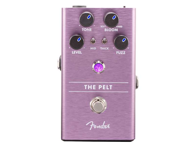 LEDバックライト付きのノブ、フェンダーAmp Jewel LEDが美しい フェンダーブランドのシリコンファズペダル Fender THE PELT FUZZ &nbsp; このThe Pelt Fuzzには、いくつかのトリックが隠されています。 Level、Fuzz、Toneというお馴染みのコントロールに加え、サウンドの輪郭を調整するBloomコントロールも備えています。 ミッドレンジをブースト／カットする秘密兵器のMidスイッチが、サウンドコントロールオプションを加えます。 &nbsp; さらにThickスイッチでサウンドに厚みを加えることも可能です。 &nbsp;&nbsp;&nbsp; ・シリコンファズペダル &nbsp;&nbsp;&nbsp; ・ファズの質感が切り替えられるMid/Thickスイッチ &nbsp;&nbsp;&nbsp; ・LEDバックライト付きのノブ、フェンダーAmp Jewel LED &nbsp;&nbsp;&nbsp; ・マグネット式のバッテリードア &nbsp;&nbsp;&nbsp; ・軽量でありながら、高い耐久性を誇るアルミ削り出し筐体 他のサイトでも販売しています。買い物かごに入れても売り切れの場合がございますのであらかじめご了承下さいませ。 &nbsp; 入力インピーダンス 500k ohm 出力インピーダンス 10k ohm パワー消費 50mA 電力要件 9-Volt Battery or 9VDC Center Negative AC Adapter (not included)