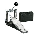 Dyna-Sync Drum Pedal　ダイナシンク シングルペダル ◆ HPDS1 カムとフットボードの連結に金属製のアームを用いる&rdquo;ダイレクトドライブ&rdquo;方式を採用したドラムペダル。Dyna-Syncペダルでは、カムとフットボードを繋ぐダイレクトリンクの接点を最適なポジション/角度に設定することで、&quot;パワーとスピード&quot;に加えて&quot;自然なフィーリング&quot;の完璧なバランスを追求しました。 また、カムの上部アームを前後にスライドさせることで、カムの回転半径を&ldquo;無段階&rdquo;に調整可能。好みに応じた多様な踏み心地へと変化させることで、あらゆるプレイスタイルにフィットする一体感をもたらします。 専用のハードケースが付属します。 &nbsp;【主な特長】● Optimized Transmission Design カムとフットボードの連結に金属製のアームを用いるダイレクトドライブは、演奏時のアクションの&ldquo;遊び&rdquo;を排除することで、非常に軽い踏み心地と素早いフットボードの返りを実現します。一方で、踏み込みの角度によって変化するその独特なフィーリングは、プレイヤーの好みが分かれるところです。 Dyna-Syncペダルでは、踏み込みの角度に左右されずに、カムとフットボードを繋ぐダイレクトリンクの接点を最適なポジション/角度に設定することで、&quot;パワーとスピード&quot;に加えて&quot;自然なフィーリング&quot;の完璧なバランスを追求しました。● Dual Linkage フットボードを踏み込む力を無駄なくカムの回転運動に変換するため、カムとフットボードを繋ぐアームのジョイント部両端には、ベアリング付きの回転軸を装着。かつ、それらを2本のアームで左右から同じ力で保持することにより、連結部でのエネルギーのロスを極限まで防ぎ、驚異的な反応速度とパワーを実現します。● Slidable Cam カムの上部アームを前後にスライドさせることで、カムの回転半径を&quot;無段階&quot;に調整可能。アームを伸ばして回転半径を大きく(L:Largeの方向に移動)すれば、プレイ時のフットボードの角度と踏み込みに必要な力の変化が緩やかになり、チェーンドライブペダルのような微細なタッチを表現出来る高い操作性を実現します。逆にアームを縮めて小さく(S:Smallの方向に移動)すると、フットボードの角度と踏み込みに必要な力の変化がより大きいダイレクトドライブ感を高めたアクションとなり、ソリッドな踏み心地を得ることが可能になります。ダイレクトドライブ・アクションでありながらも、好みに応じた多様な踏み心地へと変化させることで、あらゆるプレイスタイルにフィットする一体感をもたらします。● Footboard Angle Adjustment (Pat. Pending) ドラマーそれぞれ個人の好みにカスタマイズするために重要な機能が、ビーターアングルとは独立したフットボードアングルの角度調整。Dyna-Syncペダルは、これまでに無い新しく、ユニークな角度調整機能を搭載しています。フットボードの先端に、カムから伸びたリンケージを繋ぐクランプがあり、そこに設けられたボルトをチューニングキーで調整することで、フットボード全体の角度を変更し、かつ強固に固定することができます。● Sync-Coil (US.PAT.NO.7408104) Sync-Coilは、ビーターがヘッドにヒットする寸前にフットボード裏側にコイルが触れる事で、フットボードの返りをアシストするTAMAオリジナル機構。コブラペダルのCobra Coilと比較して1.5倍の強さを持つスプリングを採用し、より強力な効果を得ることができます。● Dyna Beater 黒いフェルトとわずかなテーパー形状が特徴のトラディショナルな俵型ビーター。プレイ時の自然なフィーリングと、クリアーでダイナミックなバスドラムサウンドを実現します。● Hinge Guard Block ヒンジシャフト両端のベアリングは、上下で挟むように保持することで、ペダルを踏んだ時にベアリングに掛かる力を分散。ヒンジシャフト自体に掛かる負荷を軽減することが出来、より高い精度での回転とスムーズな操作性を、高い耐久性と共に実現します。● Swivel Spring Tight (US.PAT.NO.9236038) スプリングの効果を最大化するための機構。 スプリングの下端を固定する軸が回転することで、激しい動きでもスプリングが歪むことなく常に垂直方向へ伸び縮みします。これによりスプリングに蓄えられる弾性エネルギーをロスなくペダルを動かすエネルギーに変換。 さらに、スプリングとの連結部分に掛かる摩擦を軽減することで、踏み込みは軽く尚且つ戻りも速いという理想的なペダルワークを実現しました。● Para-Clamp II Pro 様々な厚みのバスドラムフープを確実にホールドする、TAMAオリジナルクランプ。バスドラムフープを固定する先端部にラバーを装着したことでグリップ力を高め、フープへのダメージを抑えつつ強い固定力を発揮します。また、先端部が三次元で動く構造を採用しているため、バスドラムのフロント側を極端に浮かせたセットアップでも、その角度に応じて先端がフィットしペダルを安定させます。● Oiles&nbsp; Bearing Hinge フットボードの支点となるヒンジには、ベルブラス製のメッシュにテフロン樹脂 をコーティングした&ldquo;Oiles&reg; &rdquo;ベアリングを採用。不快なフットボードの横ブレをシャットアウトし、スムーズなペダルワークを提供します。 &nbsp; &nbsp; ■上記製品仕様は2022年3月時点のものです。■ ※製品の仕様及びデザインは予告なく変更される場合があります。 ※多数のサイトに掲載しております。ご注文のタイミングによりご用意できない場合がございます。あらかじめご了承くださいませ。 随時更新するよう努めてはおりますが、最新状況は常に変動するため合わせてメーカーでもご確認下さい。 &nbsp;