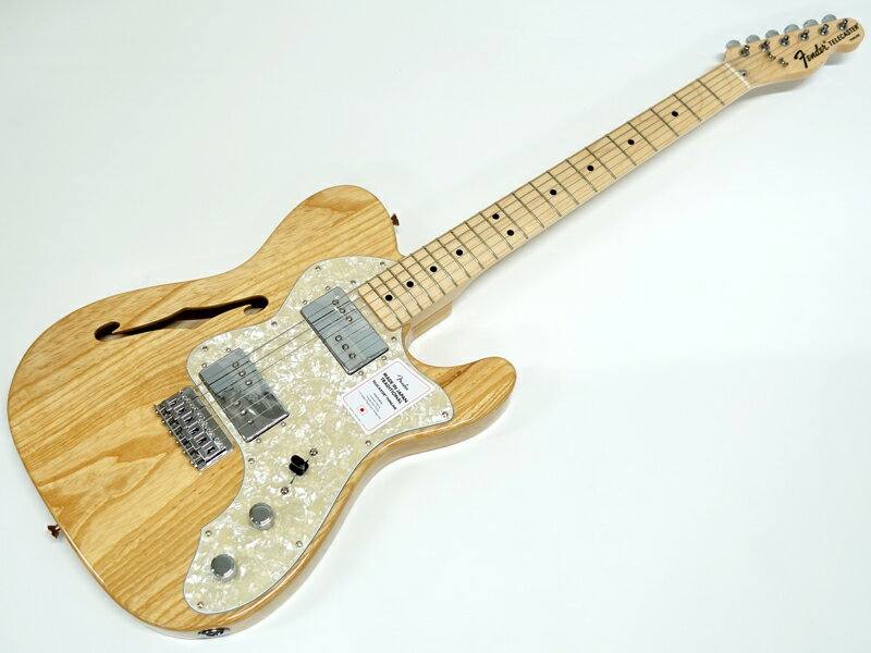FENDERエレキギターの代表モデルテレキャスター 1949年にエスクワイアがデビュー、その後ブロードキャスターという名で1950年に発売、そして1951年にテレキャスターという名に変わり現在に至るまで長きに渡り音楽シーンを支えてきました。 トラディショナルシリーズであるこちらのモデルはグロスフィニッシュのアッシュボディを採用したシンラインモデルです。 Uシェイプの1ピースメイプルネックに3プライのエイジドホワイトパールの独特の形を持つピックガードを配しワイドレンジハムバッカーを2発搭載しています。 21本のヴィンテージスタイルフレットを装備した9.5インチラジアスの&rdquo;U&rdquo;シェイプメイプルネックがTraditionalシリ ーズならではのクラシカルな演奏製を提供します。 細めに設計されたナット幅は日本のプレイヤーにも弾き易い仕様となっています。 ワイドレンジハムバッカーのサウンドはハムながらクリアで抜けの良いフェンダーらしいサウンドでこのギターならではの。透き通ったクリーンなトーンながら力強いパンチのあるサウンド出力してくれます。 国産フェンダーの底力を見せてくれるNEWトラディショナルモデルです。 ギグバック付属 画像は以前の入荷時に撮影したものです。お届けの商品とは木目や色合いが異ります。 他のサイトでも販売しています。買い物かごに入れても売り切れの場合がございますのであらかじめご了承下さいませ。 Body : Ash Body Finish : Polyester Neck Material : Maple Neck Finish : Polyester Neck Shape : U Scale Length : 25.5" (648 mm) Fingerboard : Maple Fingerboard Radius : 9.5" (241mm) Number of Frets : 21 Frets Size : Vintage-Style Nut Width : 1.615" (41.02 mm) Pickups : FenderWide Range Humbucking Tuning Machines : Fender&reg; Vintage "F" Stamped