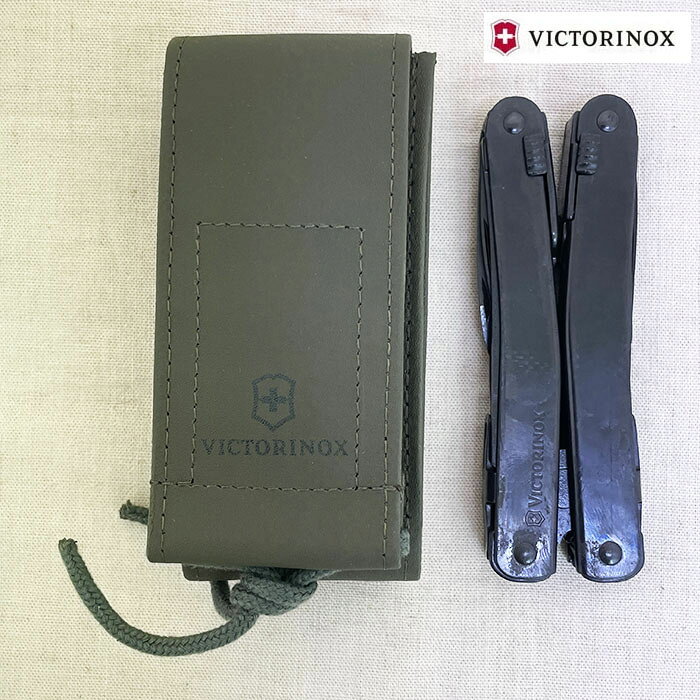 シーズン オールシーズン 素材・品質 ステンレス鋼材 &nbsp; A B C D E ONE ONE 単位：cm VICTORINOX　ビクトリノックスは1884年、スイスに生まれたナイフの逸品。VICTORINOX　ビクトリノックスの究極のマルチツール スイスツールスピレット　スイスソルジャーEです。 ミリタリー仕様のナイロンケース仕様、ブラック仕様になります。 希少ともなりつつあるスピリットブラック仕様です。 極めてハンディで機能的かつコンパクト。ツールボックスを丸ごと1つにまとめた究極のツール。 どこへ行くにも手軽に収納して持ち歩ける軽さです。 また、まさにその名にふさわしいこのマルチツールは、丈夫なポーチ付き。 バーニッシュ加工スチールはエレガントな黒加工仕上げで、さらに高い腐食防止効果も兼ね備えています。 家や職場、またアウトドアなどシチュエーションを問わず様々な用途で活躍するツールです。 ご注意：初めてご利用になる際は、スチールの残留物が手に付くことがあります ■全長：105mm（閉時） ■重量：208g ■ブレード/グリップ　ステンレススチール ■機能 1.プライヤー 2.ワイヤーカッター(硬度40HRc以下のワイヤー) 3.ハードワイヤーカッター 4.マイナスドライバー2mm 5.カン切り 6.マイナスドライバー3mm 7.せん抜き 8.マイナスドライバー6mm 9.リフター/オープナー 10.ワイヤーベンダー（ワイヤー曲げ） 11.ブレード(刃) 12.はさみ 13.金属のこぎり 14.金属やすり 15.のこぎり 16.リーマー（穴あけ）/パンチ 17.マルチフック 18.プラスドライバー（フィリップス型1+2） 19.のみ/スクレーパー 20.ワイヤーストリッパー/スクレーパー 21.ケーブルカバーカッター（縦切り） 22.ケーブルカバーカッター（横切り） 23.コルクせん抜き取り付け部 24.ランヤードホール 25.キャップクリンパー ■ナイロンケース付。 メーカー希望小売価格はメーカー商品タグに基づいて掲載しています