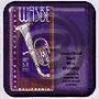 ジャンル：吹奏楽(CD)出版社：Mark Custom弊社に在庫がない場合の取り寄せ発送目安：8日〜31日編成：CD【吹奏楽】解説：1999年7月にアメリカでおこなわれた世界吹奏楽大会(WASBE)でのU.S.エアーフォース・バンドのライヴです。アメリカのアメリカのためのアメリカの音楽集です。パーシケッティとヒアシェンの「喜遊曲」の聴き比べも必聴ですが（1950年に作られた喜遊曲と1999年に作られた喜遊曲、この2つの喜遊曲をプログラミングするアメリカ人はアメリカの中のアメリカ生まれのアメリカ育ちのアメリカ魂のアメリカンです）、この大会のためにU.S.エアーフォースが依嘱した「空へ！」（何回も作曲の賞を受賞しているティモセイ・マーの作品）も聴きどころです。こちらの商品は他店舗同時販売しているため在庫数は変動する場合がございます。9,091円以上お買い上げで送料無料です。
