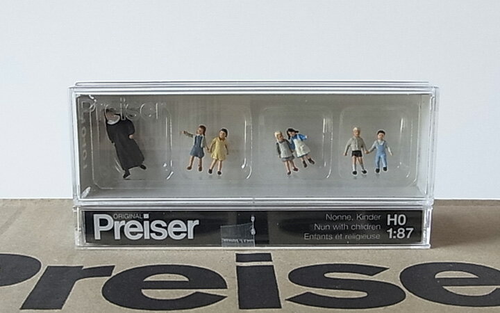 Preiser/プライザー 10401 HO 1/87 修道女と子ども