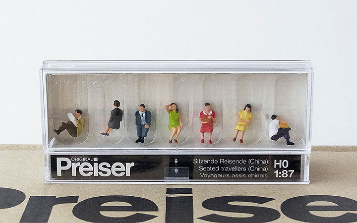 Preiser/プライザー 10573 HO 1/87 座っている旅行者（中国人）