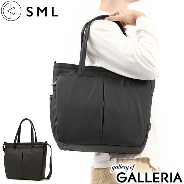 SML/エスエムエル/MULTI FUNKTIONAL 2WAY TOTE/THIERRY/トートバッグ/ショルダーバッグ/2WAY/トート/ショルダー/バッグ/バック/2WAYトートバッグ/2WAYトート/2WAYショルダーバッグ/2WAYショルダー/2WAYバッグ/大きい/大きめ/ファスナー付き/チャック付き/13inch/13インチ/13.3inch/13.3インチ/A4/大容量/撥水/撥水加工/防水/抗菌/抗菌ウイルス/バイラルオフ加工/ブランド/持ち手長め/肩掛け/カジュアル/横型/ノートPC/PC収納/シンプル/無地/多機能/就活/通勤/通勤バッグ/通勤用/仕事/仕事用/仕事用バッグ/ビジネス/ビジネスバッグ/出張/かっこいい/シンプル/おしゃれ/メンズ/レディース/50代/40代/30代/20代/自立/ブランド メーカー希望小売価格はメーカー商品タグに基づいて掲載しています上品で機能的な2WAYトートバッグ ショルダーストラップが付属した2WAYトートバッグ。肩がけや手提げ、斜めがけなど外出時のスタイルに合わせてお好みの持ち方をすることが可能。また、A4サイズ対応した収納力や防水・防汚性に加え、キャリーケースにも取り付けられる仕様になっており、旅行や出張など幅広く活躍するアイテムです。 01. 02. 03. 04. STYLING 素材＜表地＞POLYURETHANE 100%＜裏地＞POLYESTER 100％ サイズ＜本体＞幅 上部 約 380 / 下部 330×高さ 約 350×マチ 約 130(mm)＜ハンドル＞高さ 約 225(mm)＜ショルダーストラップ＞長さ 約 750〜1350×幅 約 30(mm)※サイズは当店計測サイズとなります。　商品により、若干の個体差が生じます※当店のサイズ計測方法はこちら 重さ約 860g カラーBLACK(10) 仕様＜外側＞ジップポケット(M)×1└ 内蔵　キーホルダー×1（取り外し可能）ジップポケット(M)×1ポケット(S)×1ポケット(S)×1（ジップ拡張式）ジップポケット(XS)×1＜内側＞PC収納×1ジップポケット(L)×1メッシュポケット(S)×3＜付属品＞ショルダーストラップ×1 ＜購入前にご確認ください＞・対応PCサイズは目安です。同じインチ数でも製品によってサイズが異なるため、対応できない場合もございますので、予めご確認の上お求めください。・水濡れ(雨・汗など)や日焼けによる色落ち、退色は避けられませんので、夏季、雨天でのご使用、また淡い色の服装に合わせる場合は十分にご注意ください。・極力実物に近い色味を再現しておりますが、モニター等の条件により画面上と実物では色味が異なって見える場合がございます。 もっと探す A4サイズトートバッグ（ナイロン・その他） アイテムリストから探す SML エスエムエル ブランドリストから探す