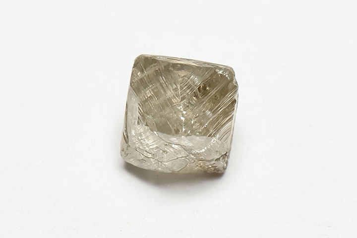幻の名品！　0.774ctダイヤモンド原石 八面体結晶　南アフリカ産 鑑別書付
