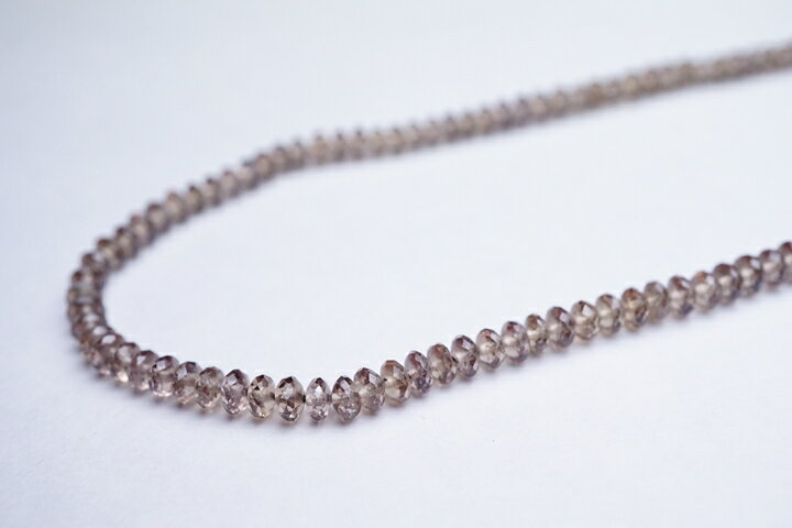 ケニア産カラーチェンジガーネット　ボタンカット　連売りビーズ40センチ(インド加工)