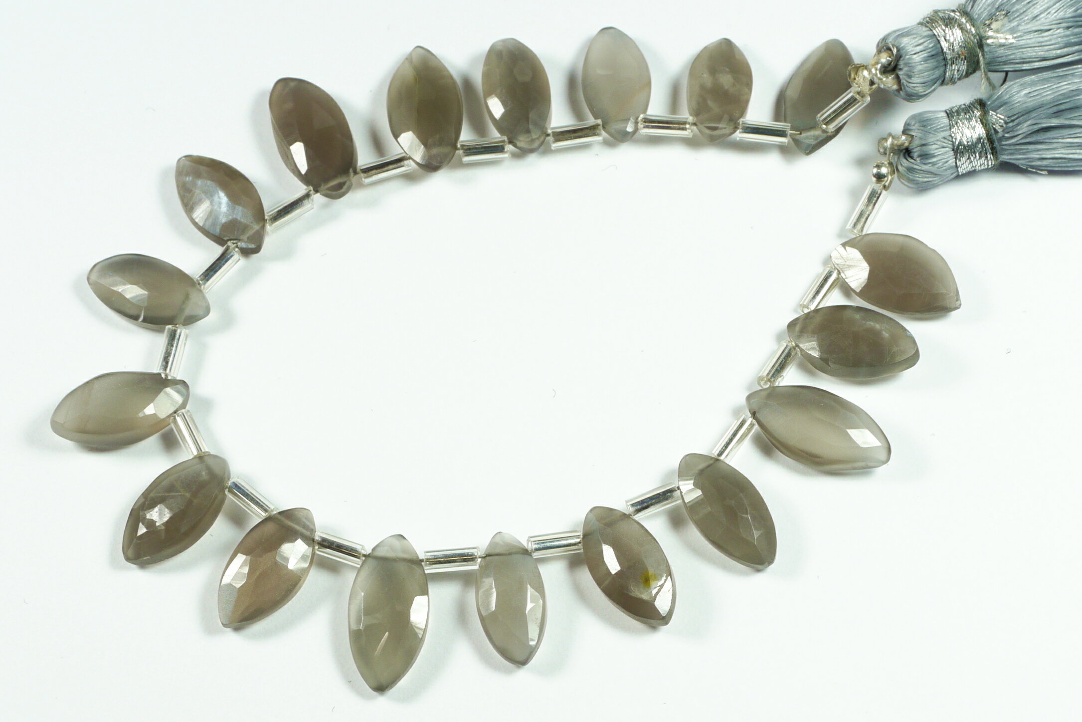 グレームーンストーン　マーキスカット　連売り15センチ(インド加工)