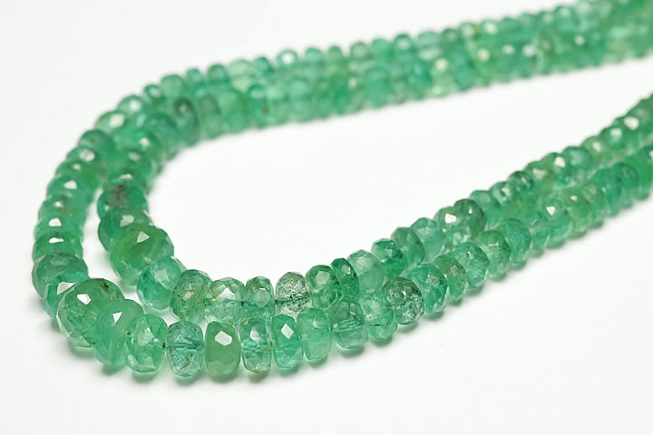 超レア品！3～5.8mm ザンビア産エメラルド ボタンカット 連売り40センチ(...