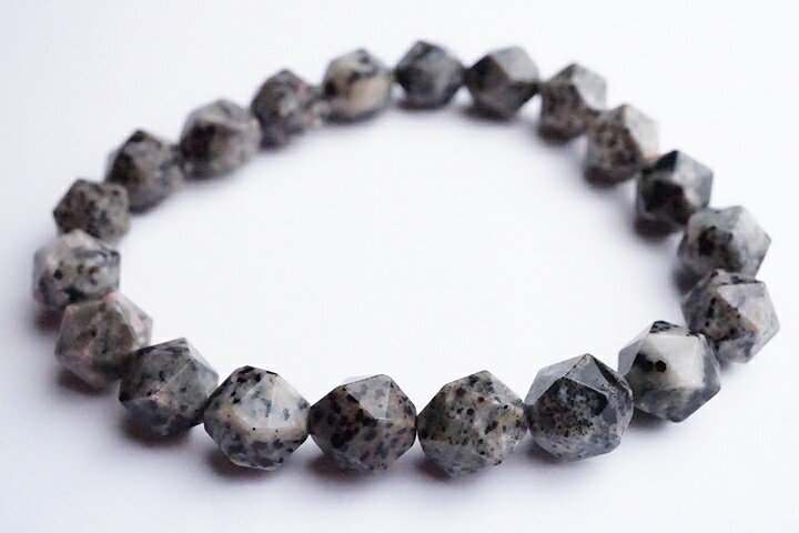 業界最安値に挑戦中！10mmユーパーライトスターカットブレスレット アメリカ・ミシガン州産