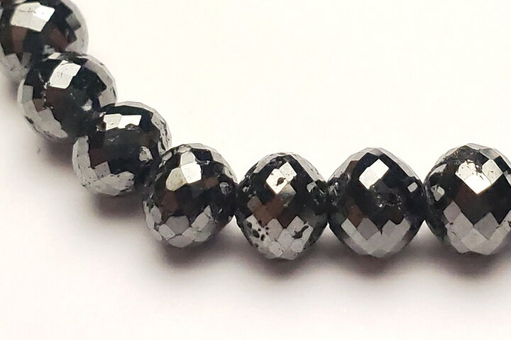 57.5ct　6mmブラックダイヤモンドラウンドカット(ミラーボールカット)ブレスレット　穴サイズを1.0mmまで大きくしています
