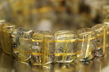 太陽ルチルバングルブレスレット（スターバーストルチル）