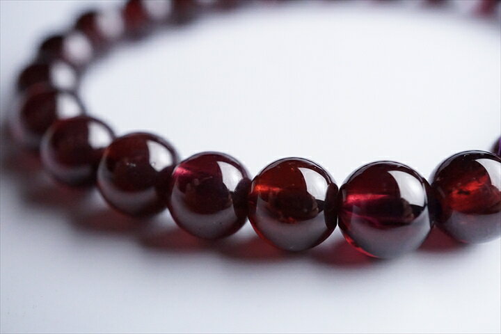 最高級品5A7mmロードライトガーネットブレスレット