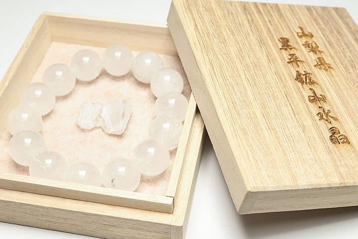 15mm山梨県黒平産水晶ブレスレット　プレミアムグレード　販売証明書付き