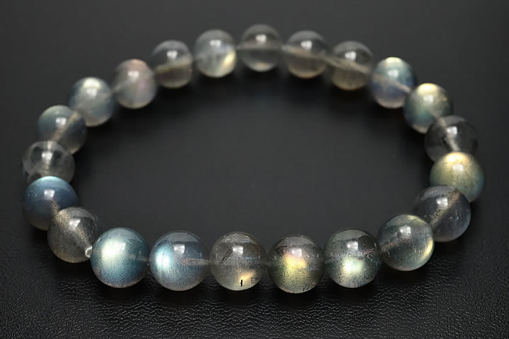 9mm玉×22個　手首周り:17.0cm　 使用しているほとんどの玉からブルー・グリーン・イエロー・オレンジ・ピンク等の強いシラーが出る品質です。 6Aグレードですが透明度も高くこれほどのきれいなシラーが出る事を考えればまさにお買い得な価格...