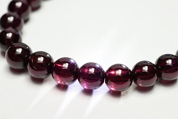 最高級品5A7mmロードライトガーネットブレスレット