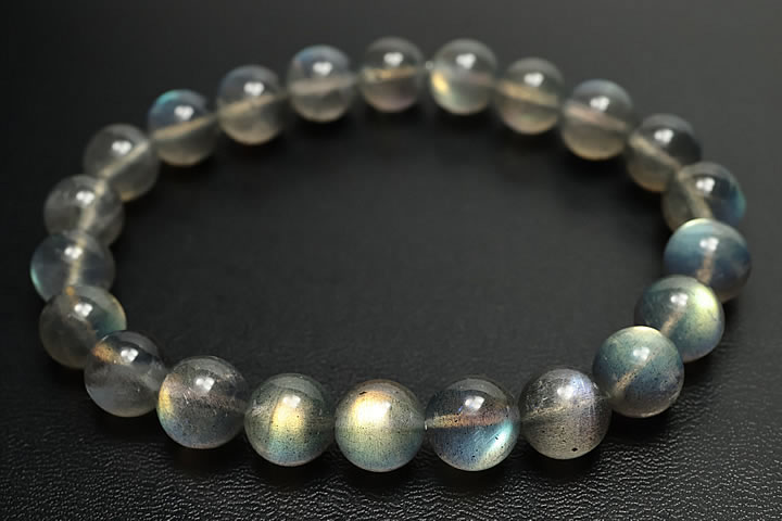 9mm玉×22個　手首周り:16.5cm　 使用しているほとんどの玉からブルー・グリーン・イエロー・オレンジ・ピンク等の強いシラーが出る品質です。 6Aグレードですが透明度も高くこれほどのきれいなシラーが出る事を考えればまさにお買い得な価格...