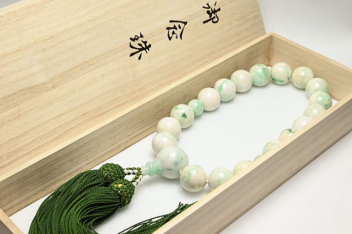 最高級天然糸魚川ヒスイ 16mm数珠