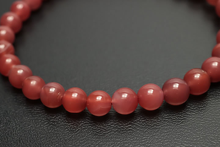 5.5〜6mm天然赤メノー(瑪瑙)ブレスお買い得品　四川省産