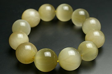 20A16mmホワイトキャッツアイルチルブレスレット　初登場