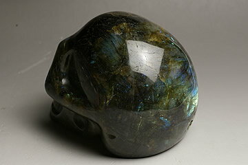 大きいラブラドライト　ドクロ