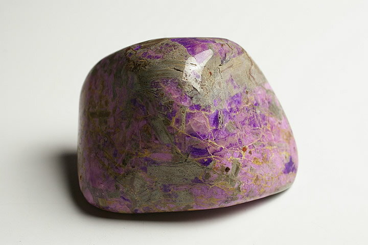 大きいピンクスギライト原石（南アフリカ産）