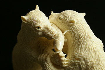 マンモス化石彫刻　熊