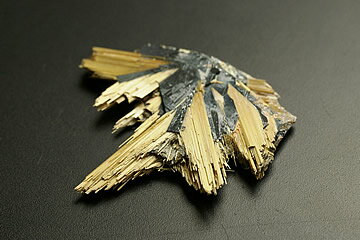 スタールチル結晶