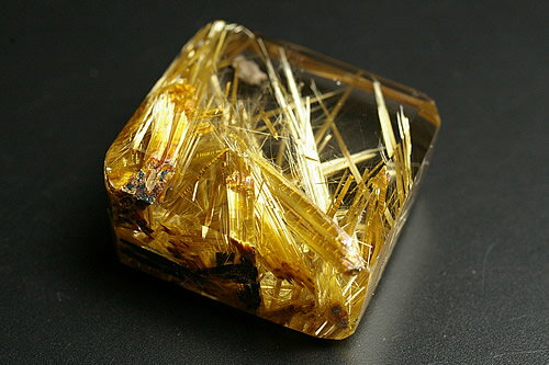 ハイパープレミアムグレードルチル水晶フリーカット