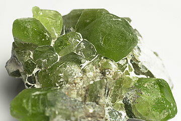 ペリドットクラスター　アフガニスタン産