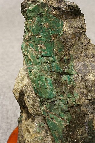 特大！エメラルド特大原石ブラジル産 29.35kg