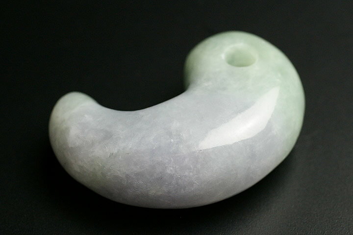 ミャンマーヒスイ古代勾玉AAグレード