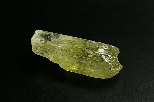 イエロークンツァイト原石　（スポジュメン）アフガニスタン産